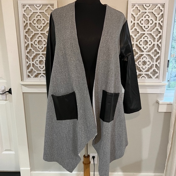 SHEIN Sweaters - SHEIN Gray and Black Cardigan